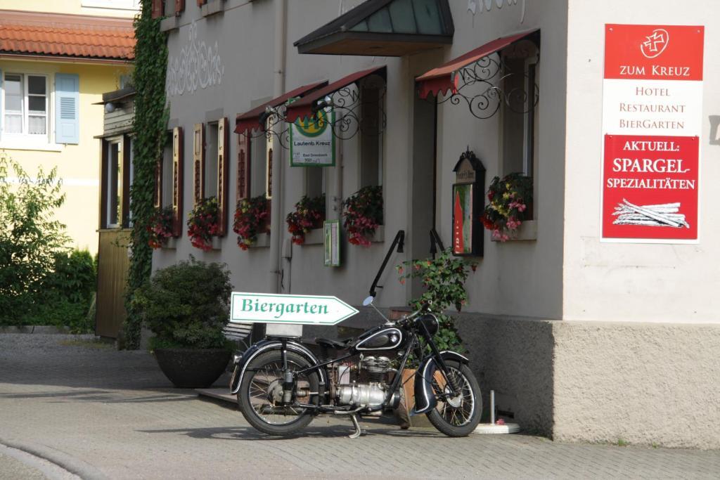 Gasthof Und Pension Zum Kreuz Lautenbach ภายนอก รูปภาพ